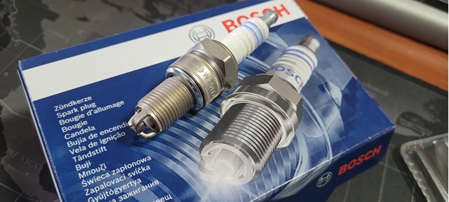 0241235756 BOSCH Свечи зажигания купить в Ровно