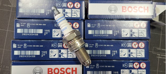 BOSCH 0242235664 Свеча зажигания в наличии Павлоград