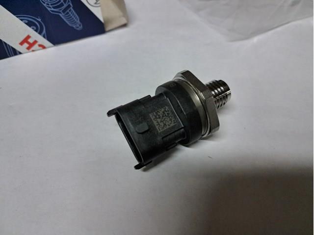 0281002909 BOSCH Датчик давления топлива купить в Кривой Рог