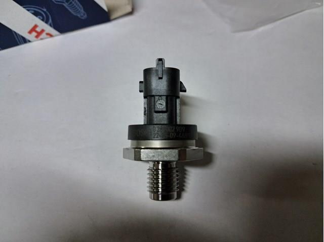 BOSCH 0281002909 Датчик давления топлива в наличии Павлоград