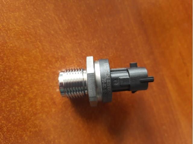 0281002937 BOSCH Датчик давления топлива купить в Черкассы