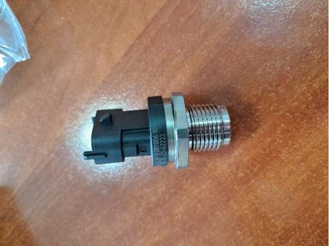 0281006186 BOSCH Датчик давления топлива купить в Хмельницкий