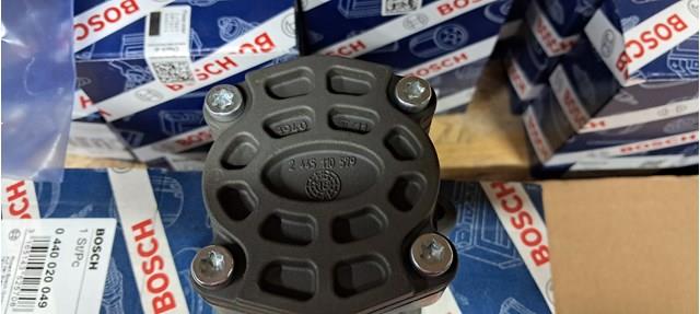 Топливный насос, механический 0440020049 BOSCH