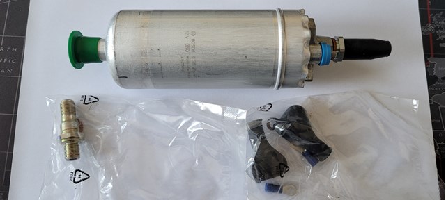BOSCH 0580254911 Топливный насос магистральный в наличии Полтава