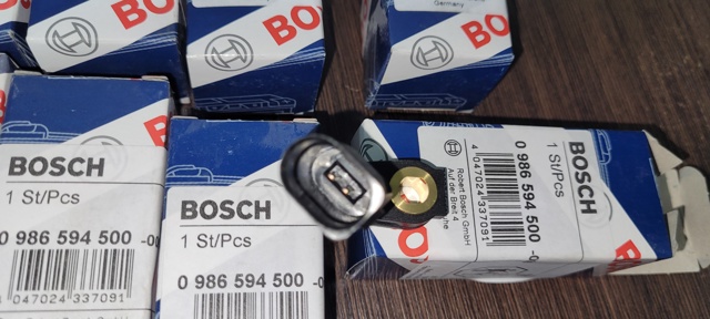 BOSCH 0986594500 Датчик АБС (ABS) передний левый в наличии Ровно