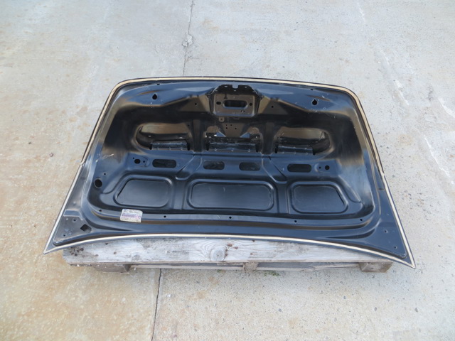 FORD 1208688 Крышка багажника в наличии Киев