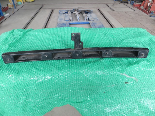 FORD 1354285 Кронштейн бампера заднего центральный в наличии Тернополь