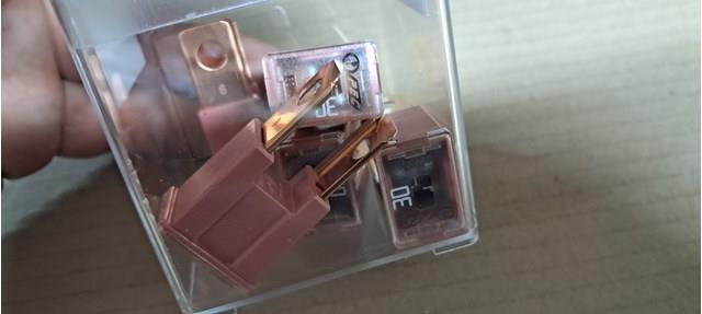 Предохранители электрических цепей 1987529068 BOSCH