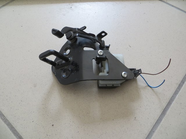 Петля замка крышки багажника 1Z0827511C VAG