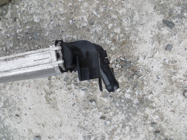 FORD 2426470 Радиатор охлаждения двигателя дополнительный в наличии Черновцы