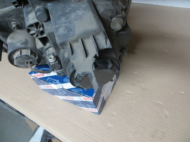 NISSAN 260103UF5A Правая фара в наличии Кривой Рог