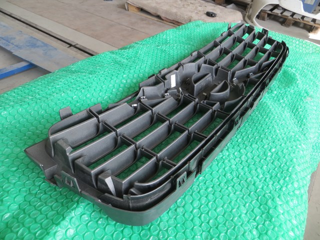 31283261 VOLVO Решетка радиатора купить в Кривой Рог