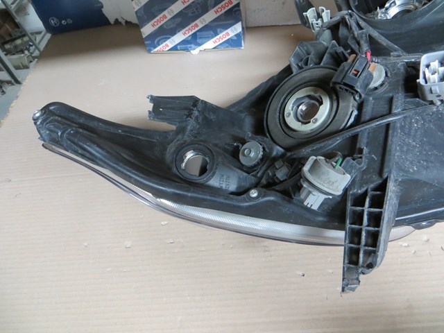 8118560E30 TOYOTA Левая фара купить в Ужгород