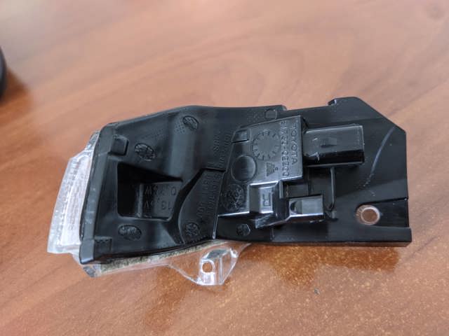 TOYOTA 8173002200 Правое зеркало в наличии Ровно