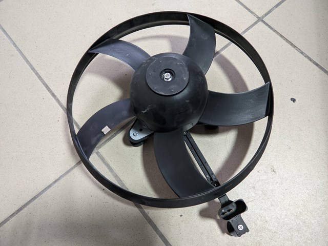 Электровентилятор охлаждения в сборе Skoda Fabia 1