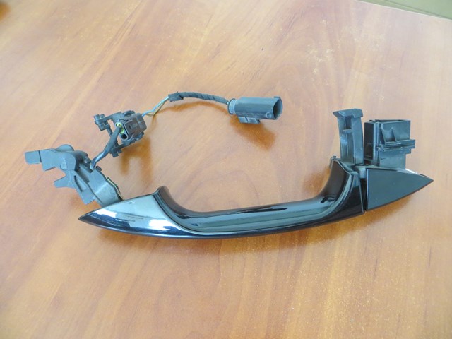 MERCEDES A2047601470 Ручка двери правой наружная передняя/задняя в наличии Полтава