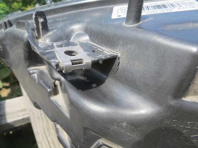 ES7313D154CD FORD Правая фара купить в Кривой Рог