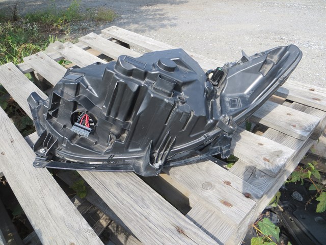 FORD ES7313D154CD Фара правая в наличии Черновцы