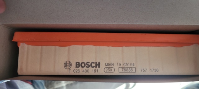 Автомобильный фильтр воздуха F026400181 BOSCH