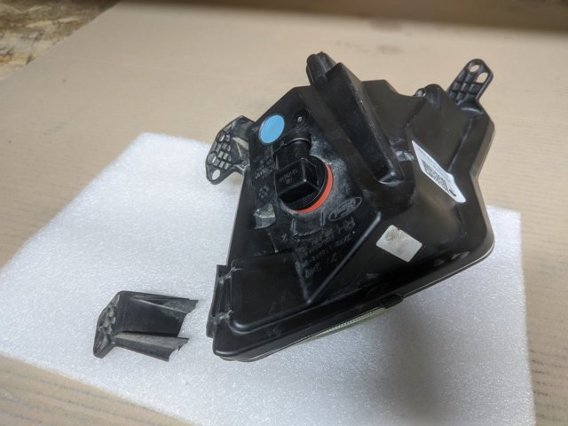 Противотуманка правая JX7B13B220DC FORD