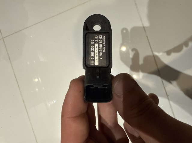 Датчик абсолютного давления в коллекторе 0261230135 BOSCH