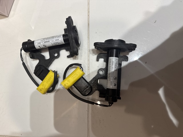 Пиропатрон петли капота 0589P1000095 BMW