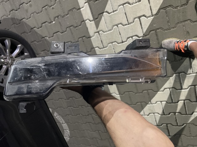 Противотуманная фара левая 107739100F Tesla Model