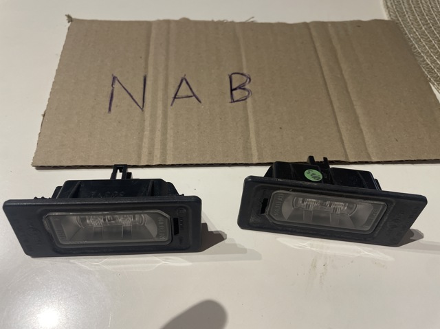 Фонарь освещения номерного знака 4G0943021 VAG