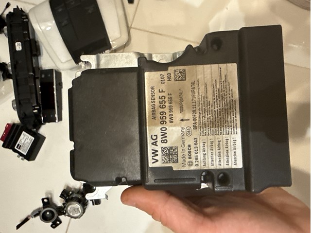 Модуль-процессор управления подушкой безопасности (ЭБУ AIRBAG) 8W0959655F VAG