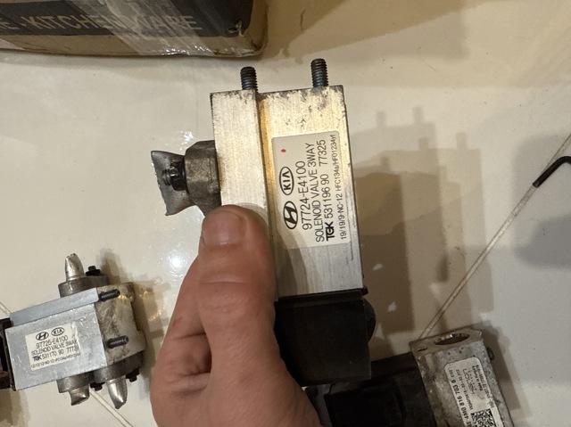 HYUNDAI 97724E4100 в наличии Тернополь