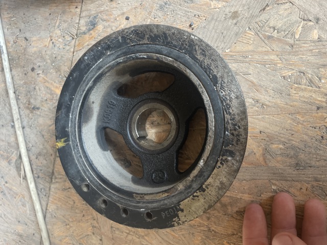 Демпфер коленвала PE0111400A MAZDA
