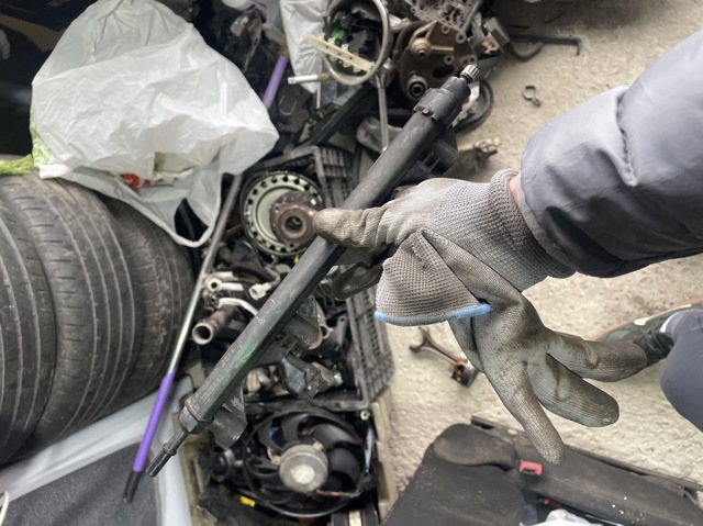 Топливная рампа V757564580 PEUGEOT
