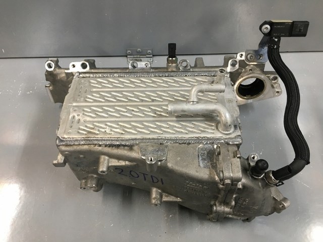 VAG 03N129766C Впускной коллектор в наличии Тернополь
