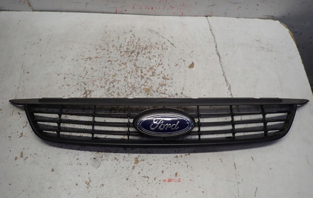 FORD 1657662 Решетка радиатора в наличии Николаев