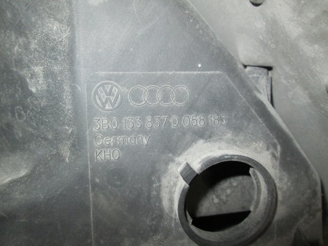 VAG 3B0133837D Корпус воздушного фильтра в наличии Чернигов