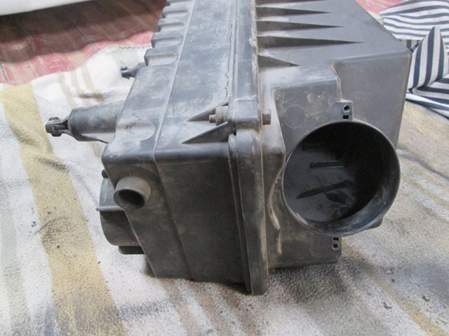 FORD 98AB9F763LE Резонатор воздушного фильтра в наличии Харьков