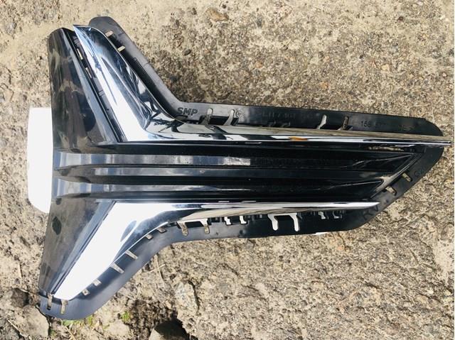 51117464206 BMW Решетка бампера переднего правая купить в Черновцы