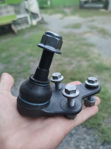 LEMFORDER 3046103 Нижняя шаровая опора в наличии Николаев