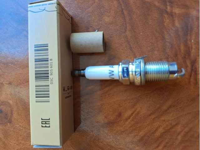 Свечи автомобильные 03F905600A VAG