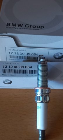 Свеча зажигания 12120040573 BMW