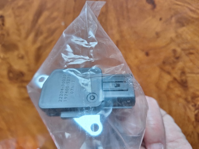Расходомер воздуха 22204E0010 TOYOTA