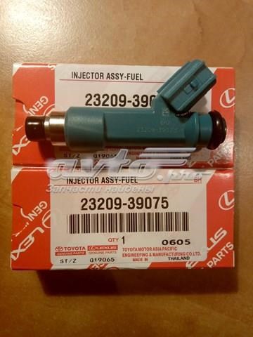 Форсунка дизельная в сборе 2320939035 TOYOTA