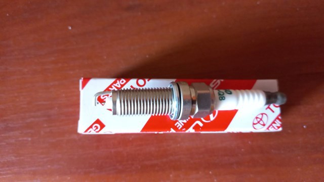 Свеча зажигания 9091901289 TOYOTA