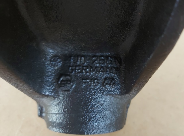 VAG 1J0407256N Цапфа передняя правая в наличии Киев