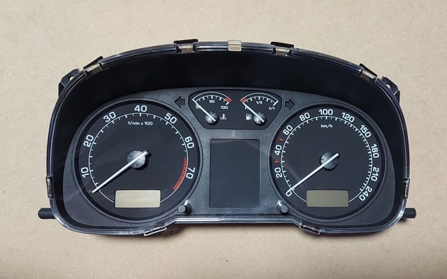 VAG 1U0920811B Приборная доска (щиток приборов) в наличии Чернигов