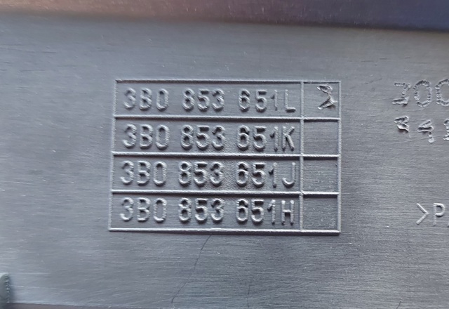 VAG 3B0853651L3FZ Решетка радиатора в наличии Винница