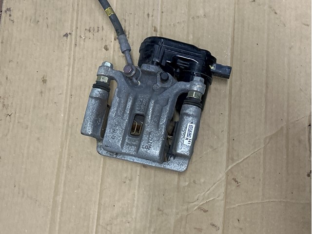 Задний правый суппорт 58311K4A10 HYUNDAI