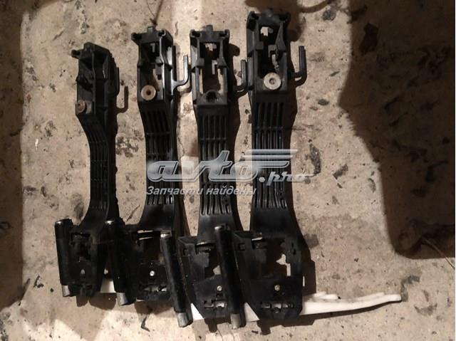 Держатель наружной ручки двери, задней левой 6920360010 TOYOTA