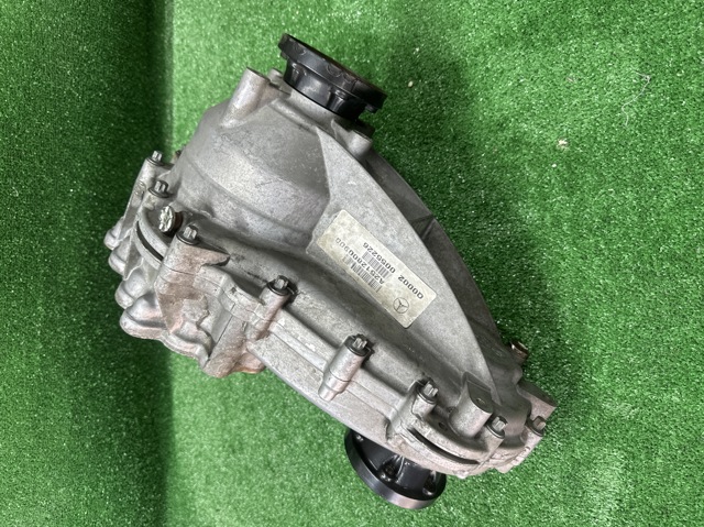 Делитель передач A2512800900 MERCEDES