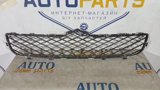 Решетка 1306600070 PEUGEOT